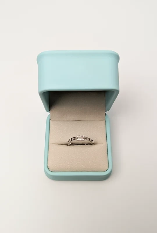 Square Halo Finger Ring