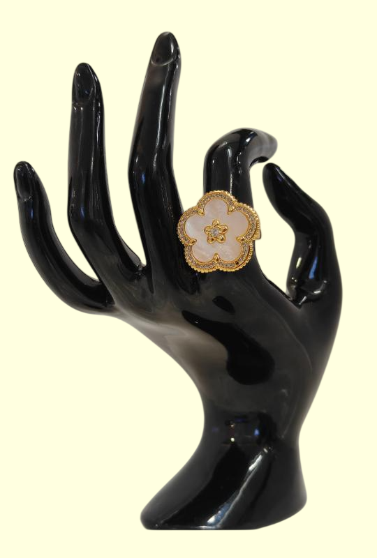 Golden Clover Pearl Ring