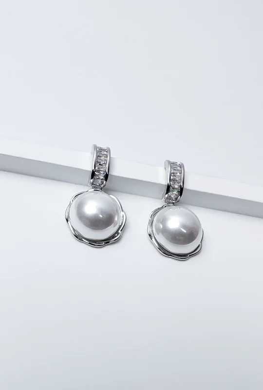 Classic Pearl Drop Earrings