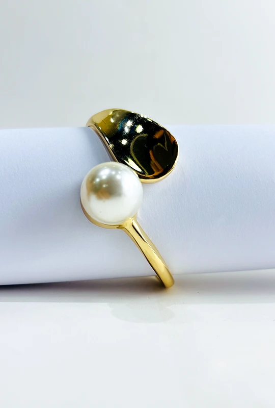 Pearl Balance Bracelet